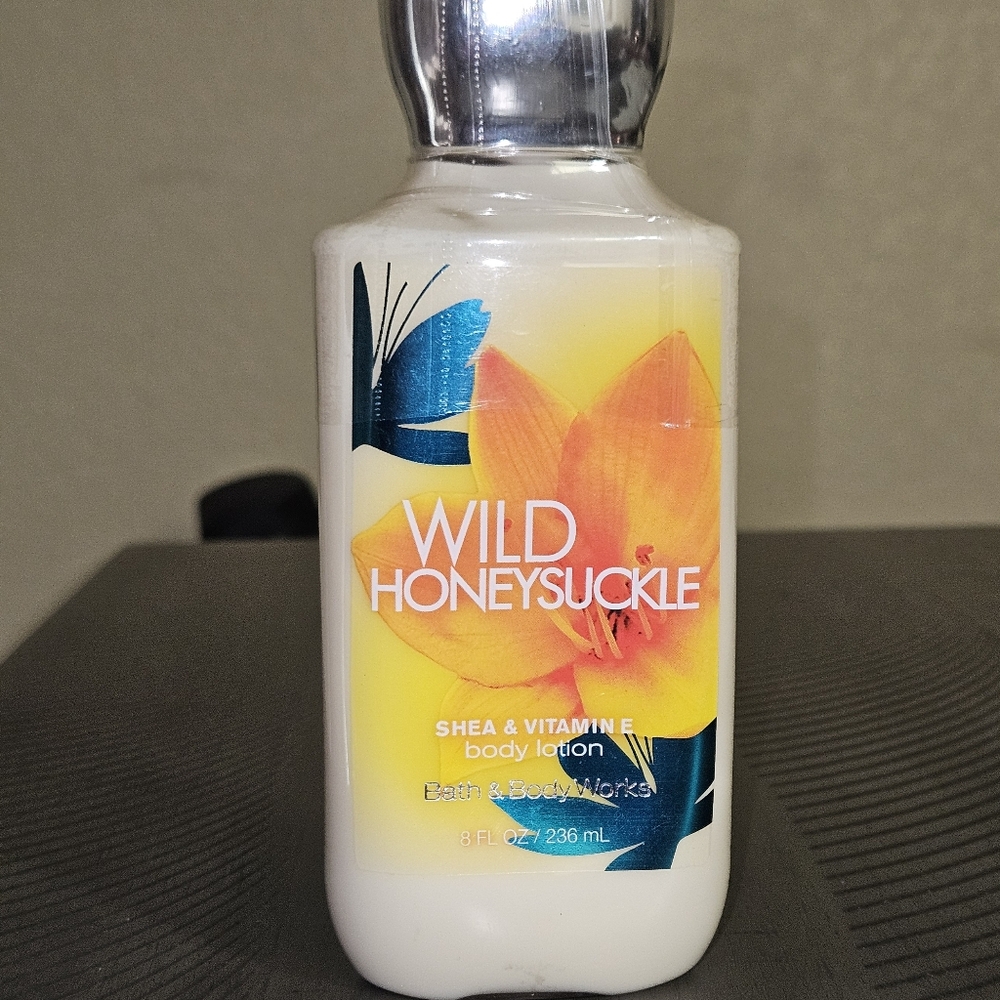 Bath & Body Works Wild Honeysuckle